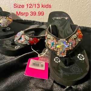 NWT Montana West flip flops sandals